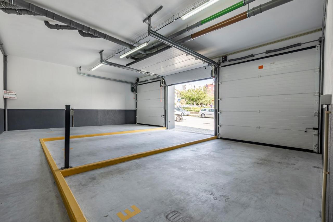 Nomads Lux - 2Bdr & Parking Flores Square Oporto Extérieur photo